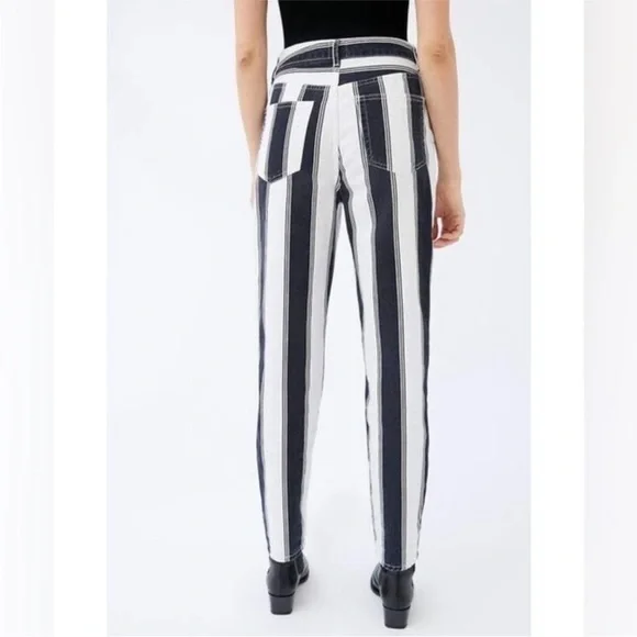 URBAN OUTFITTERS BDG White Black Striped Mom Jeans Size 27 Beetlejuice Halloween - Picture 2 of 10